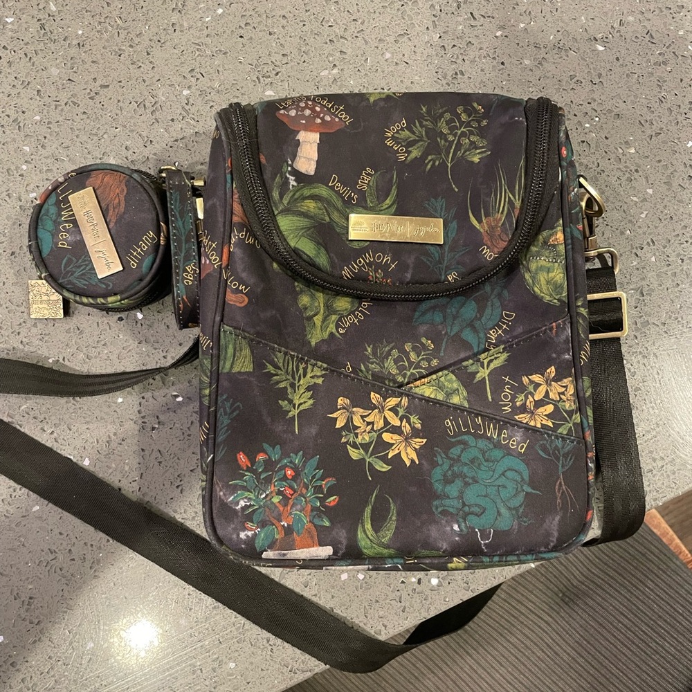 Ju-Ju-Be Black and Green Herbology Crossbody Bag - Picture 7 of 16